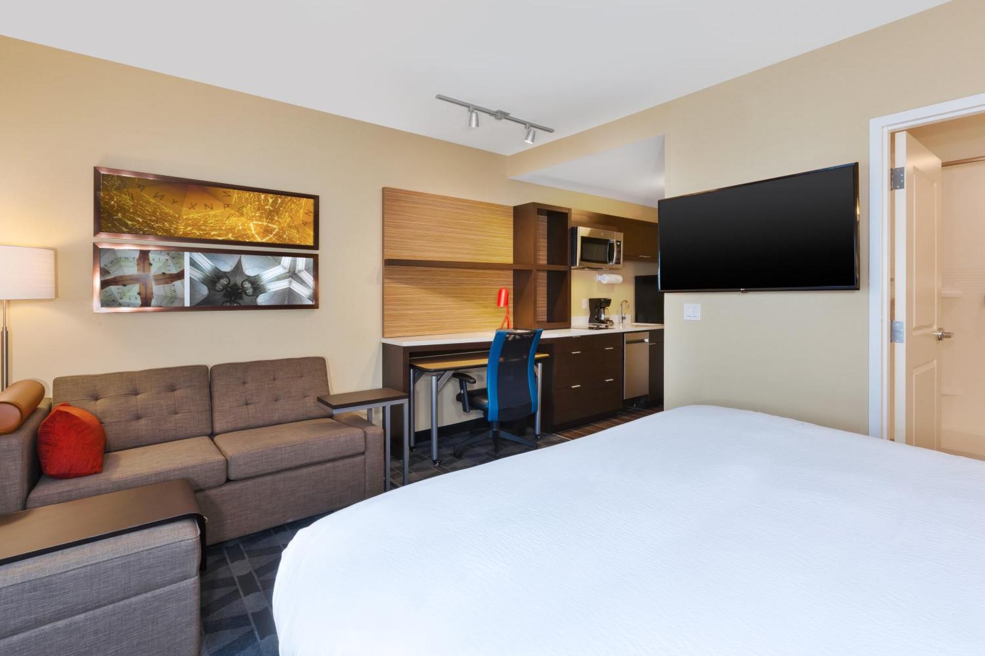Towneplace Suites By Marriott Grand Rapids Airport Southeast エクステリア 写真